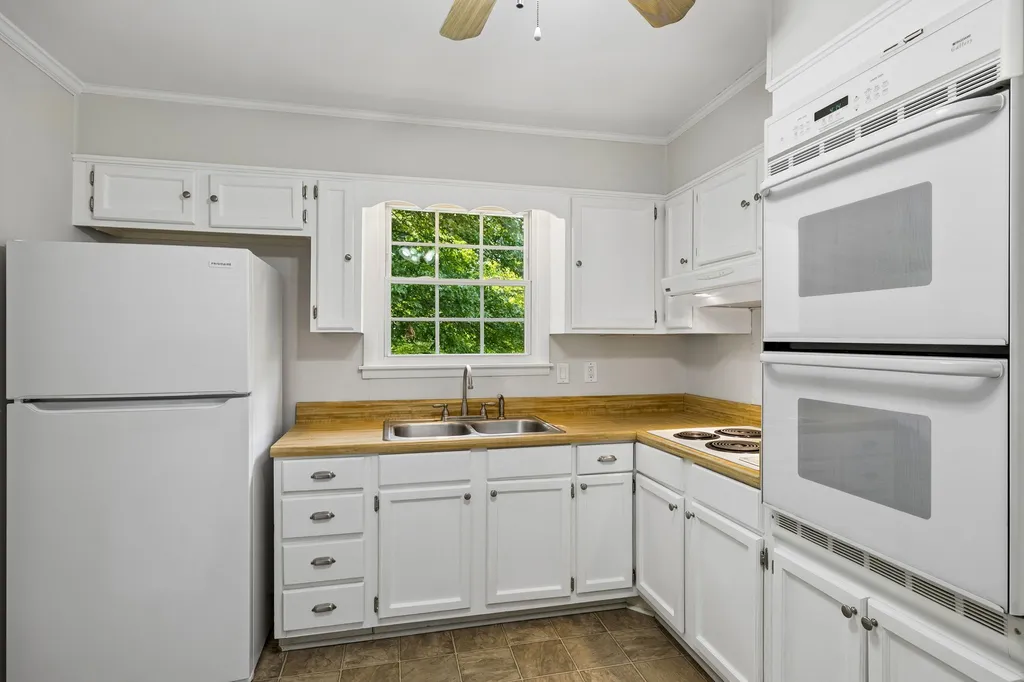 8063 Regency Drive Nashville TN 37221