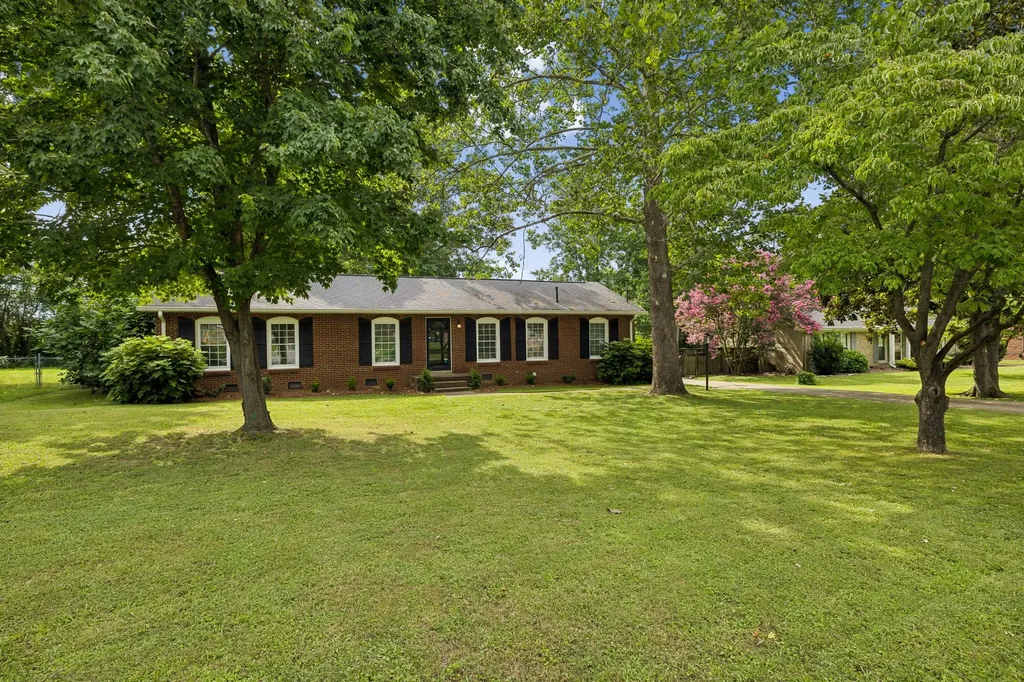 8063 Regency Drive Nashville TN 37221