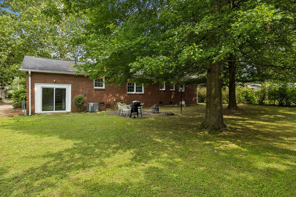 8063 Regency Drive Nashville TN 37221