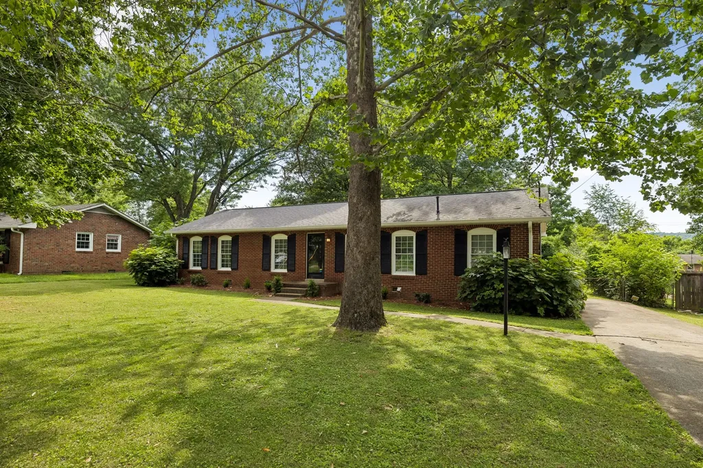 8063 Regency Drive Nashville TN 37221