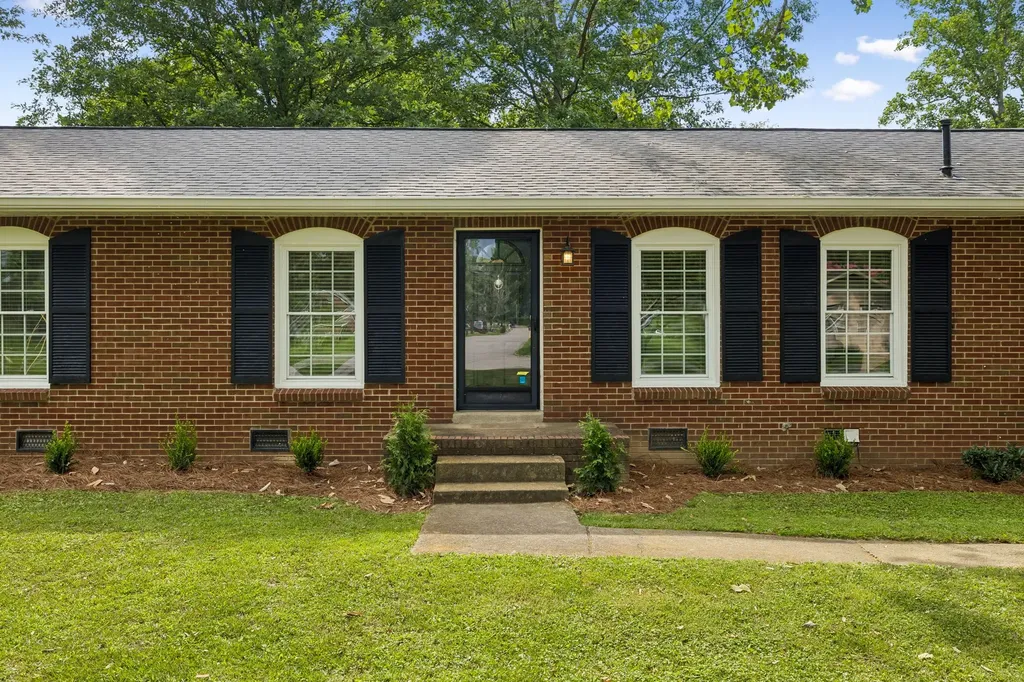 8063 Regency Drive Nashville TN 37221