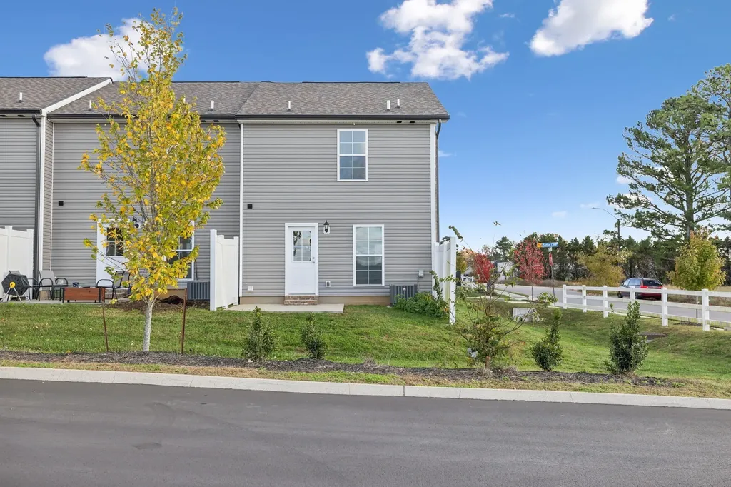 906 Sutton Cove Columbia TN 38401