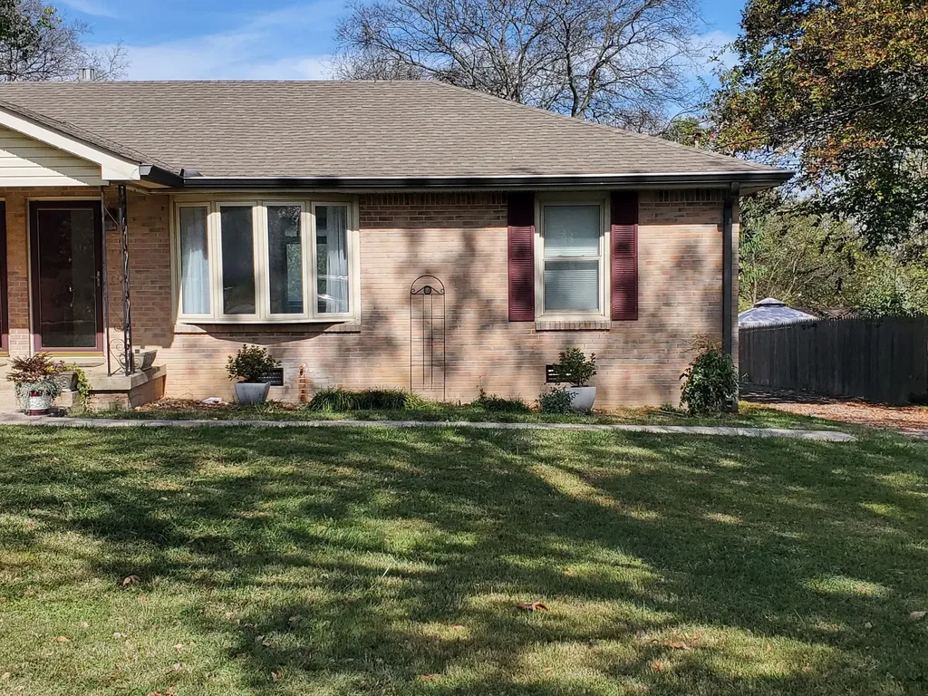 211B Curtis Xrds Hendersonville TN 37075