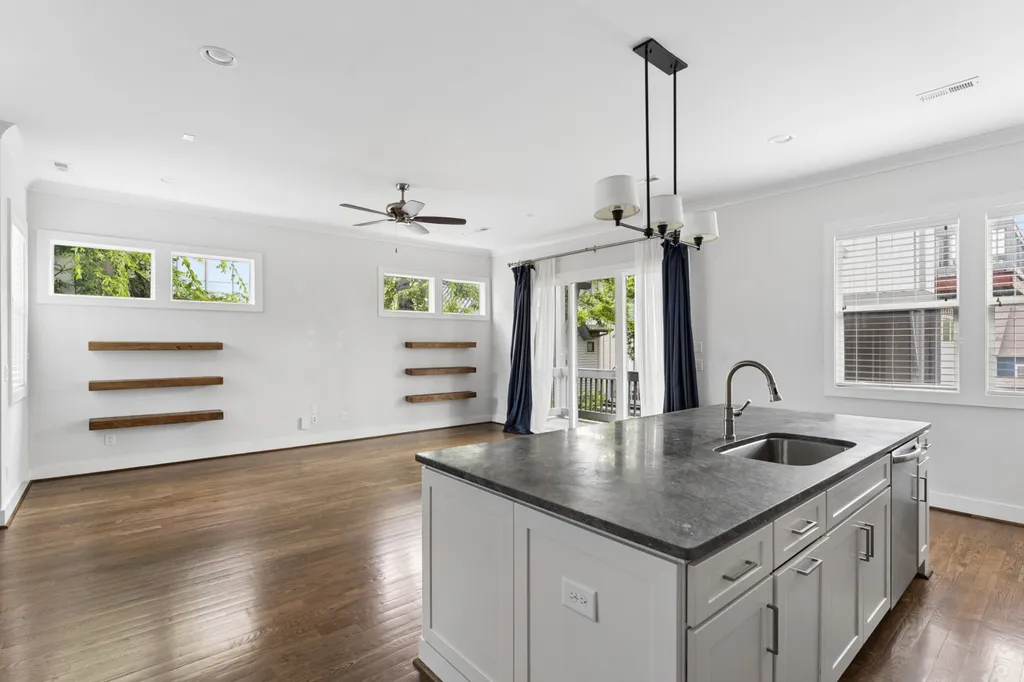 2220A 11th Ave, S Nashville TN 37204