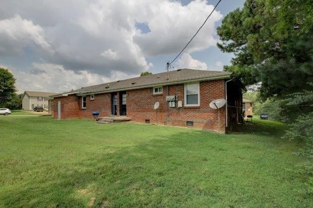 805 Golfview Place #1 Clarksville TN 37043