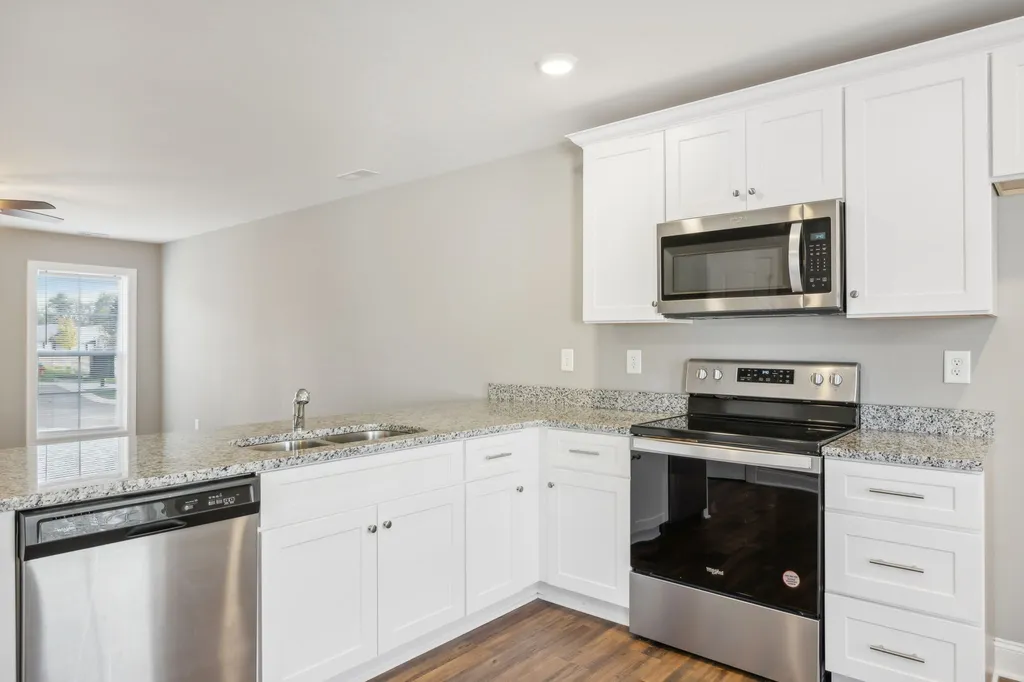 925 Sutton Cove Columbia TN 38401