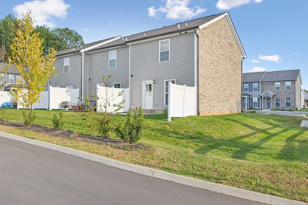 925 Sutton Cove Columbia TN 38401