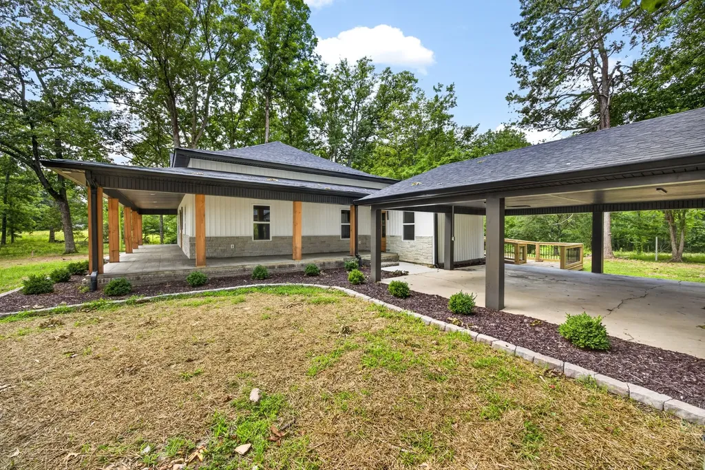 909 Hawkins Crawford Road Cookeville TN 38501