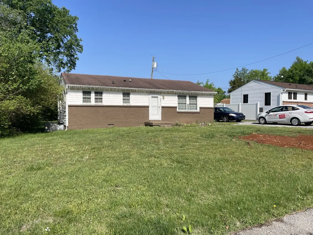 824 Country Club Drive Clarksville TN 37043