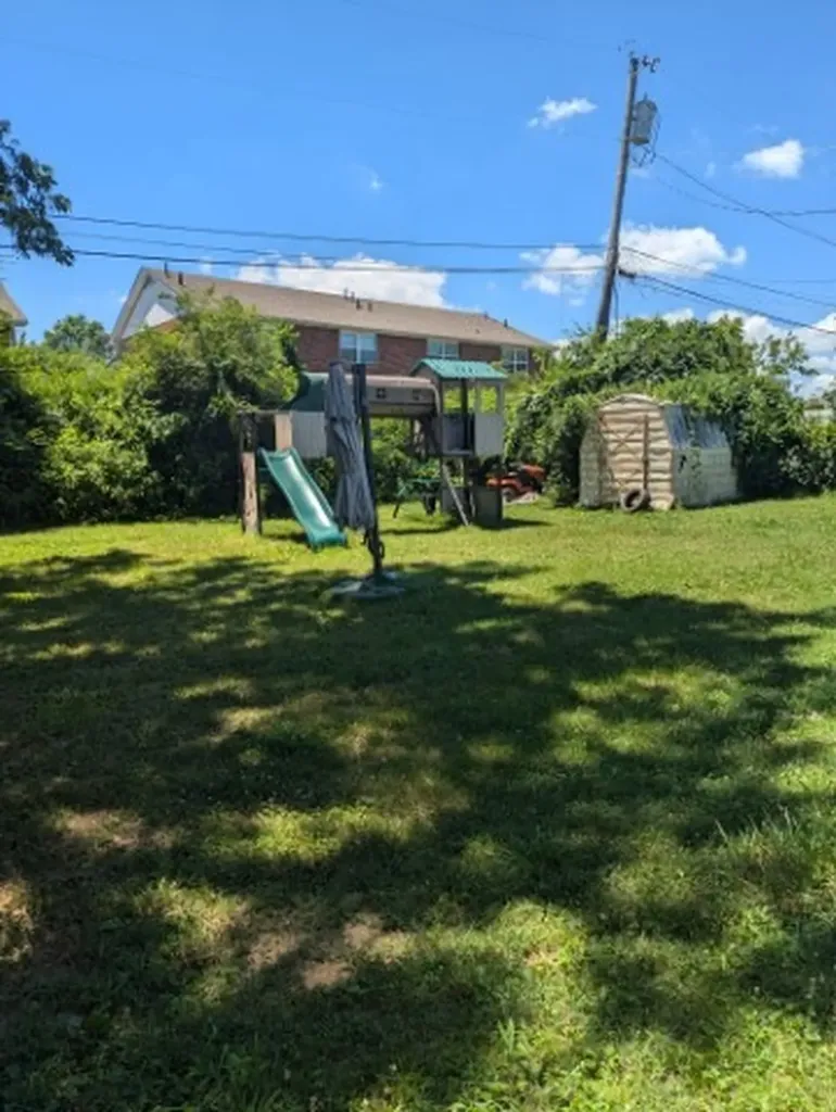 824 Country Club Drive Clarksville TN 37043