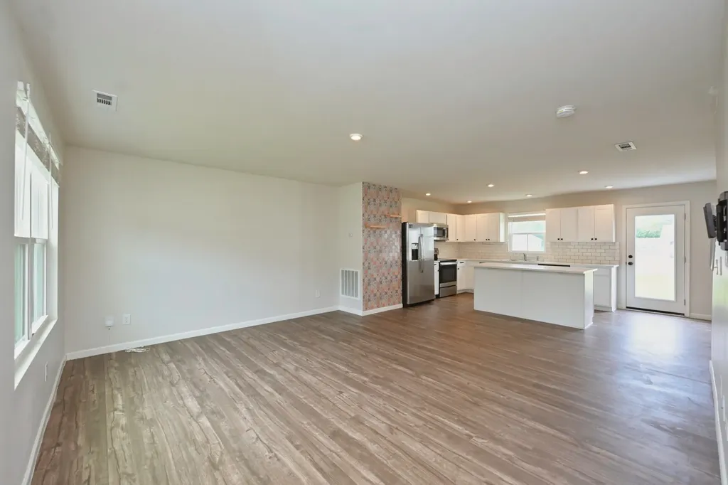 2161 Brokeshire Drive White House TN 37188