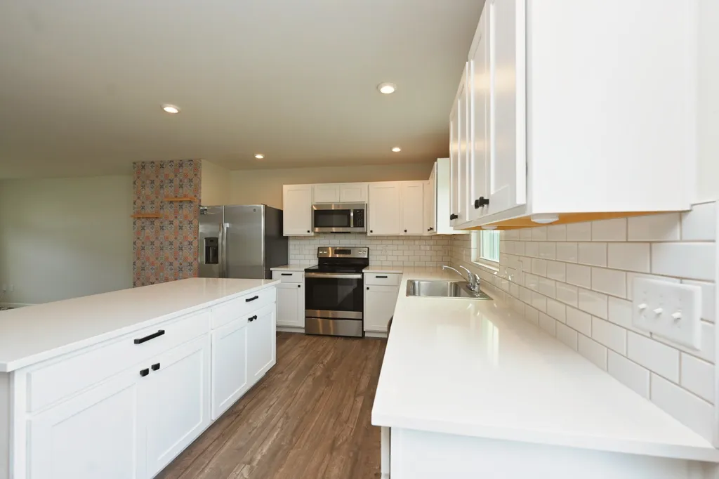 2161 Brokeshire Drive White House TN 37188