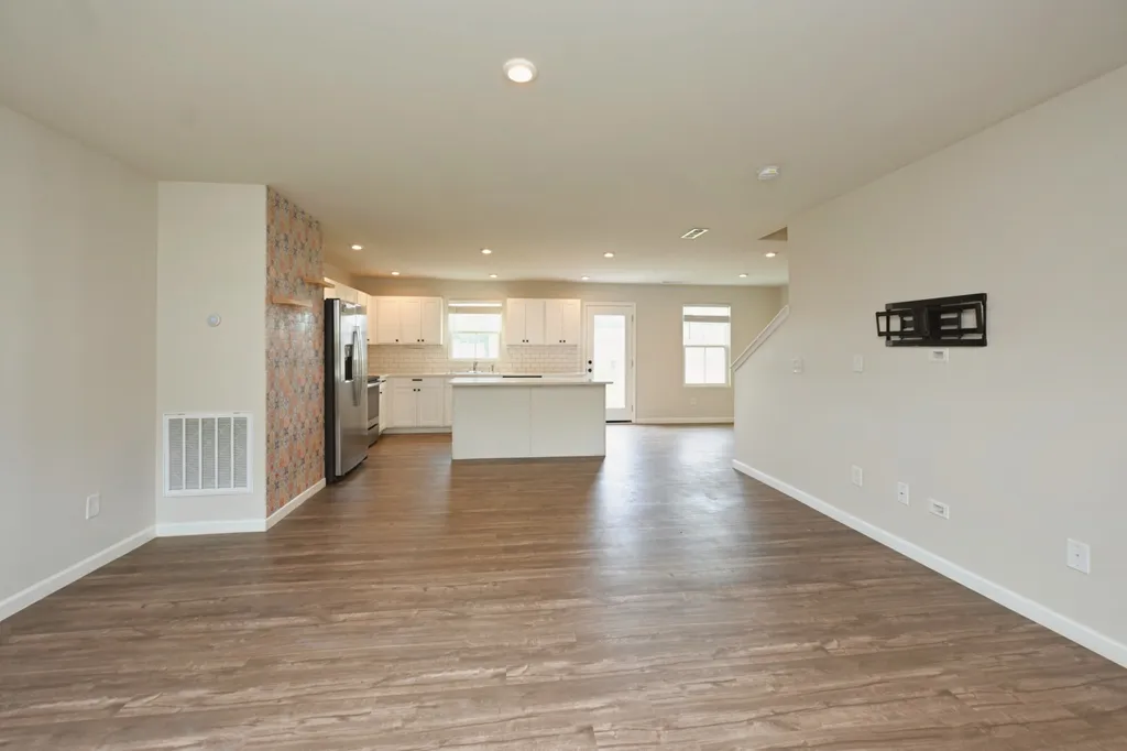 2161 Brokeshire Drive White House TN 37188