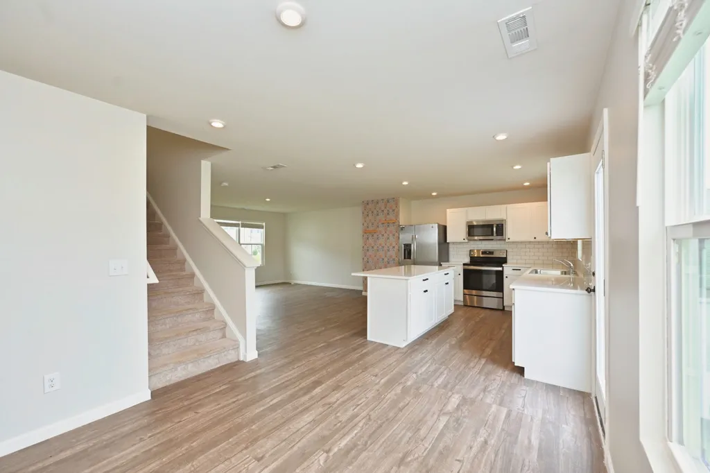 2161 Brokeshire Drive White House TN 37188