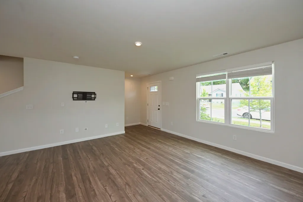 2161 Brokeshire Drive White House TN 37188
