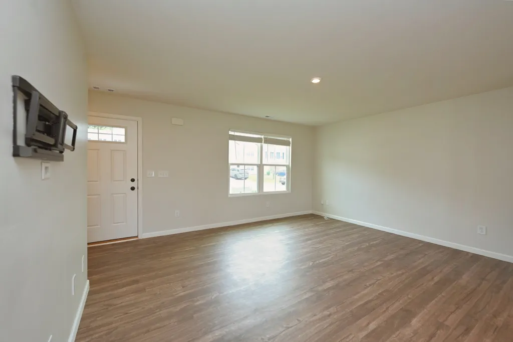2161 Brokeshire Drive White House TN 37188