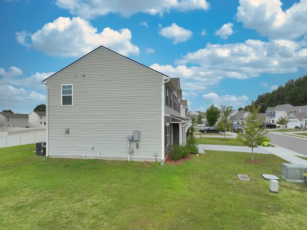 2161 Brokeshire Drive White House TN 37188