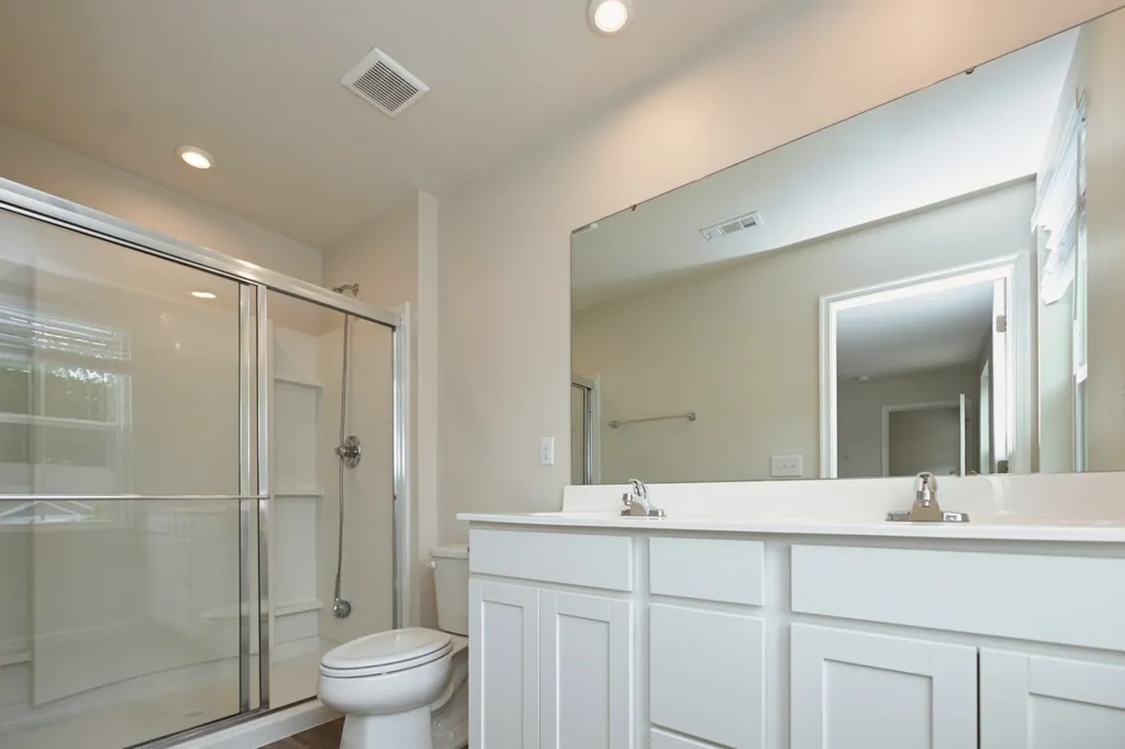 2161 Brokeshire Drive White House TN 37188
