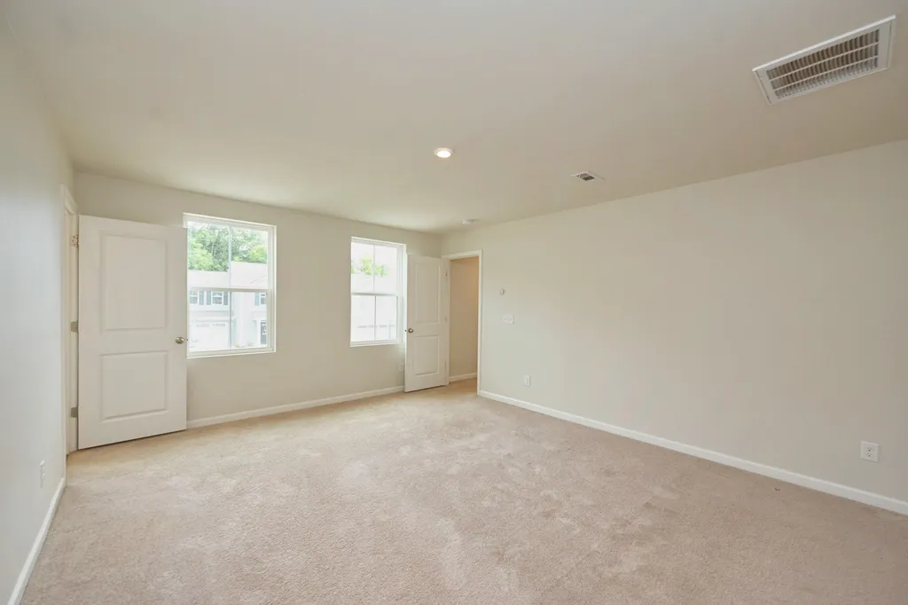 2161 Brokeshire Drive White House TN 37188