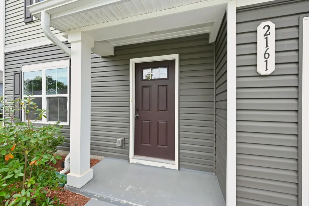 2161 Brokeshire Drive White House TN 37188