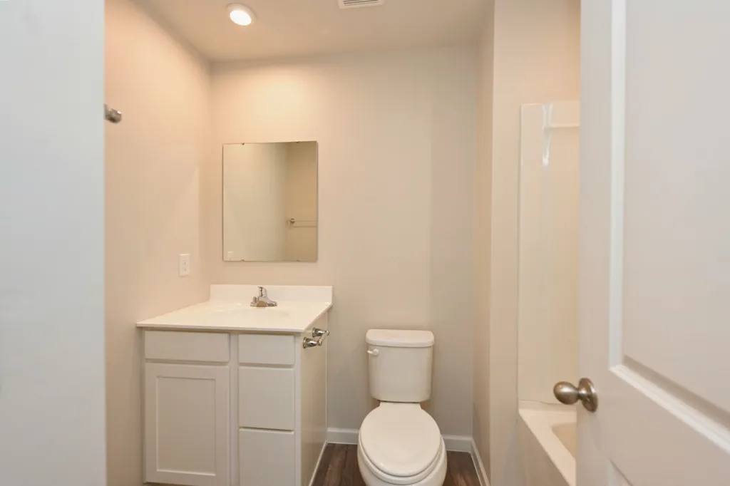 2161 Brokeshire Drive White House TN 37188
