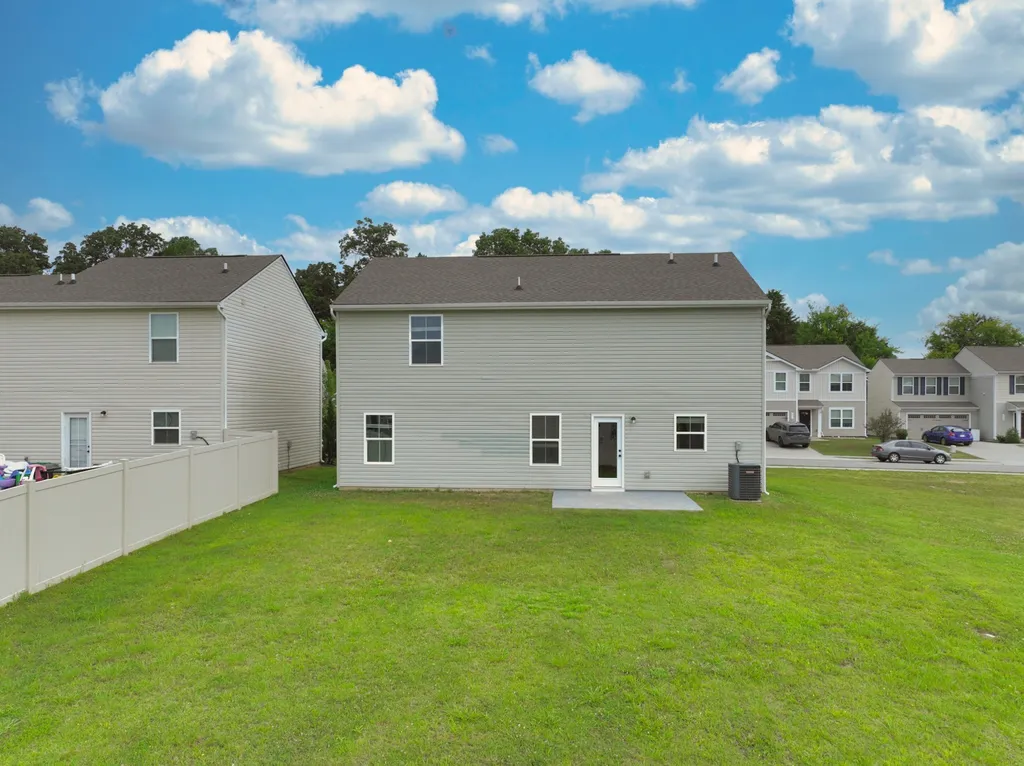 2161 Brokeshire Drive White House TN 37188