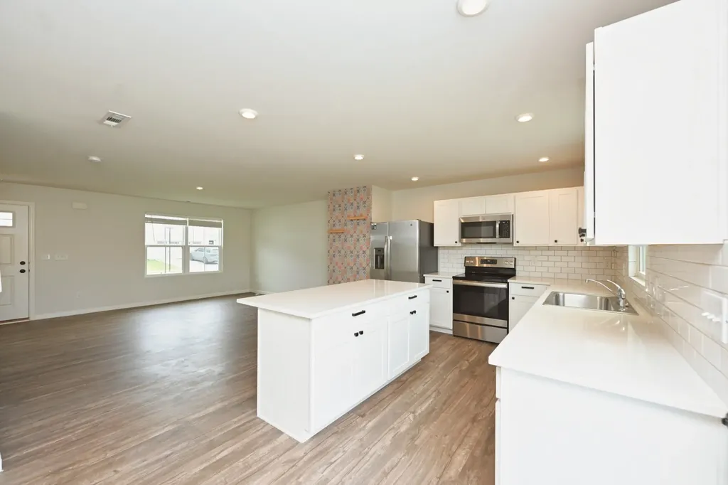 2161 Brokeshire Drive White House TN 37188