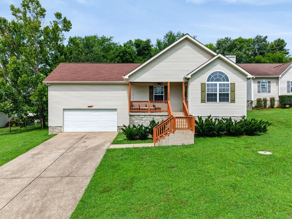 2862 Spring Meade Boulevard Columbia TN 38401