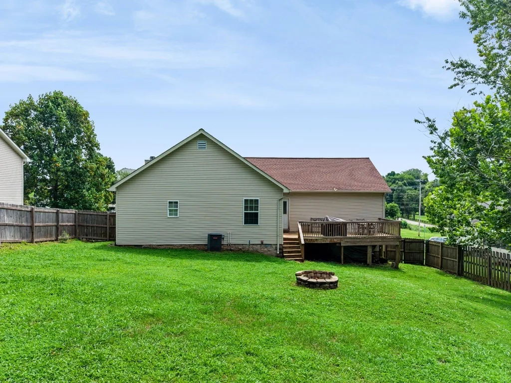 2862 Spring Meade Boulevard Columbia TN 38401