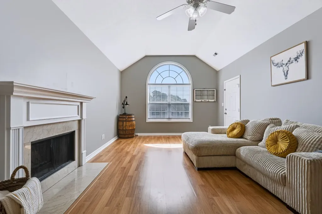 2862 Spring Meade Boulevard Columbia TN 38401