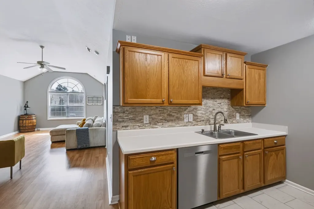 2862 Spring Meade Boulevard Columbia TN 38401