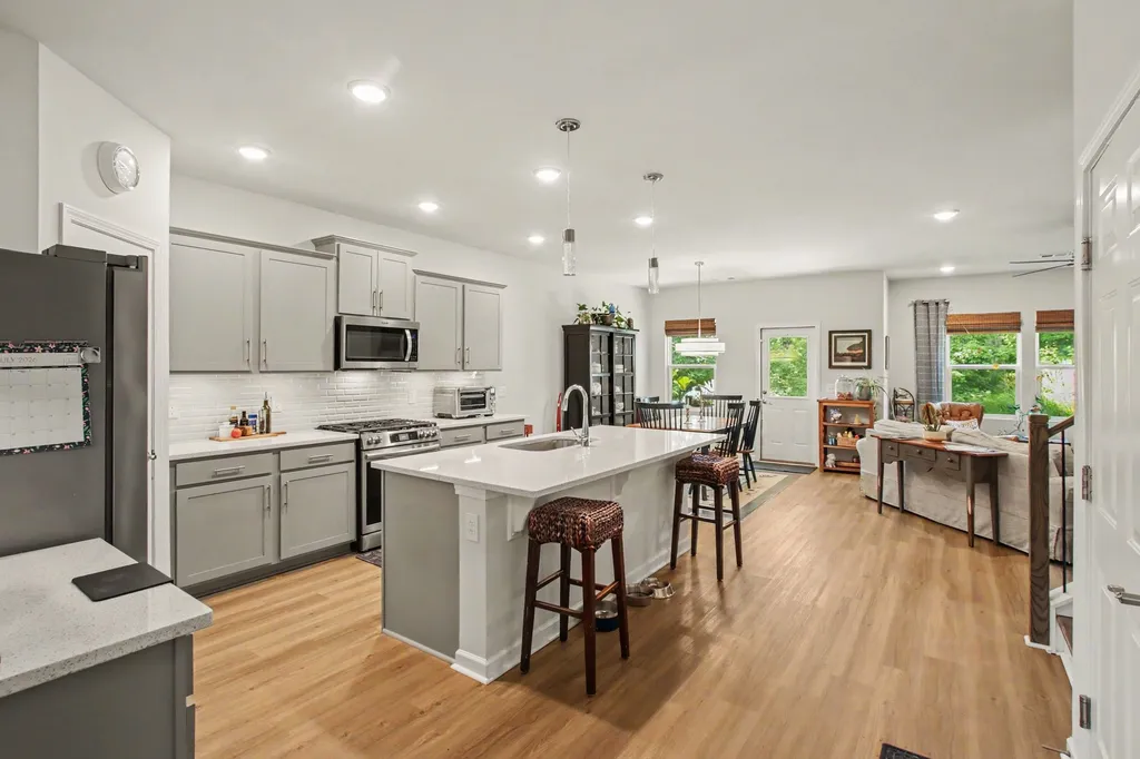 229 Brook Avenue White House TN 37188