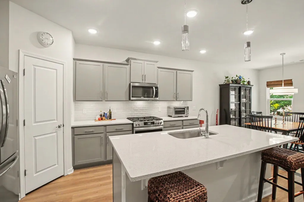229 Brook Avenue White House TN 37188