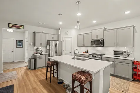 229 Brook Avenue White House TN 37188