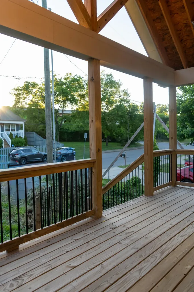 734B 29th Ave, N Nashville TN 37209