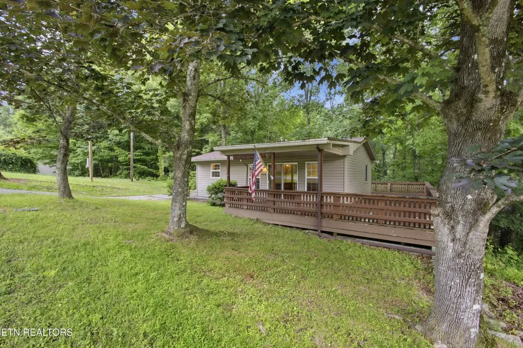 578 Retreat Drive Crossville TN 38572