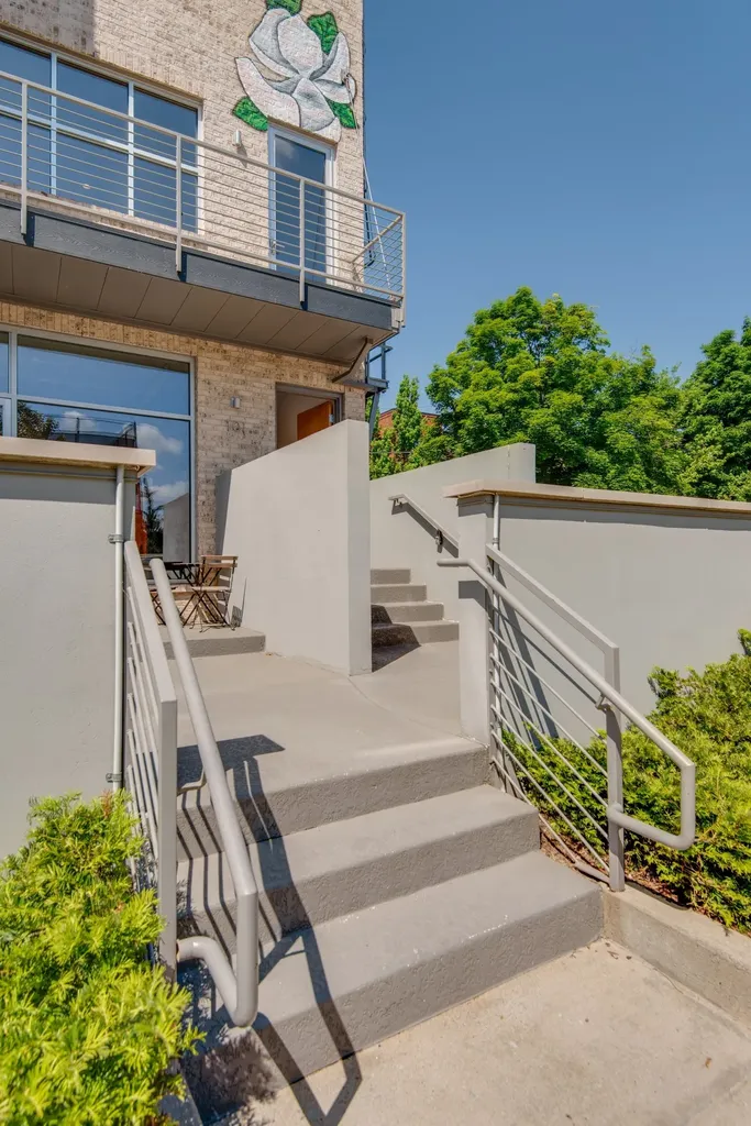 1216 4th Ave, N Nashville TN 37208