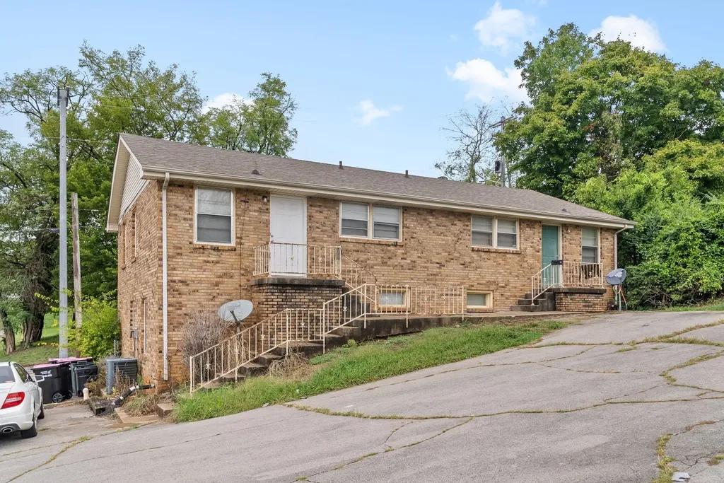 211 N 5th Street Clarksville TN 37040
