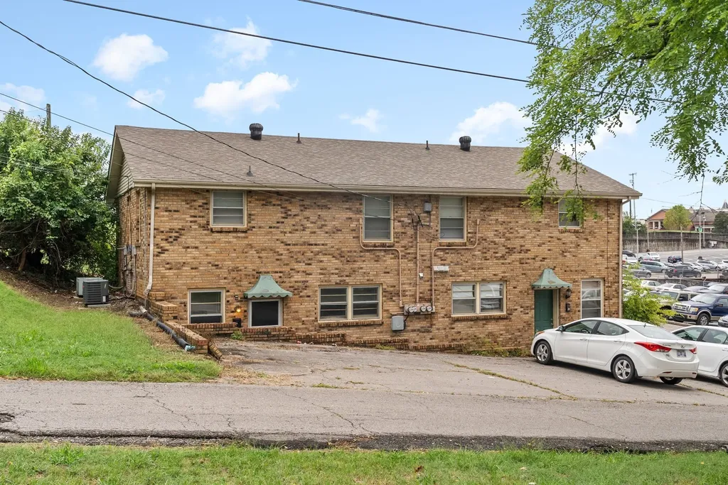 211 N 5th Street Clarksville TN 37040