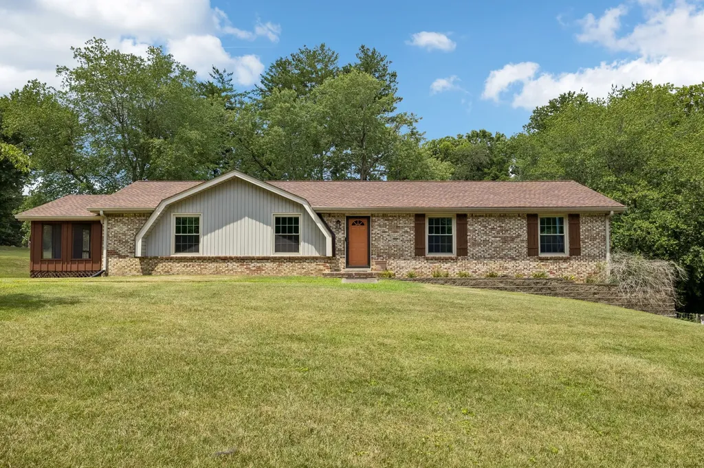 1810 Theresa Drive Clarksville TN 37043