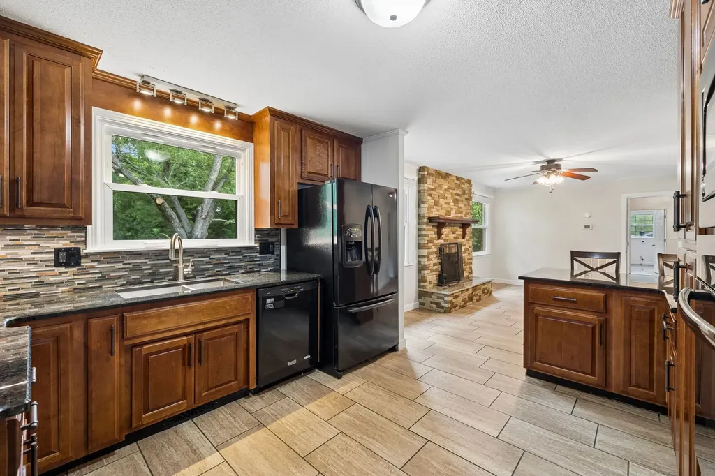 1810 Theresa Drive Clarksville TN 37043