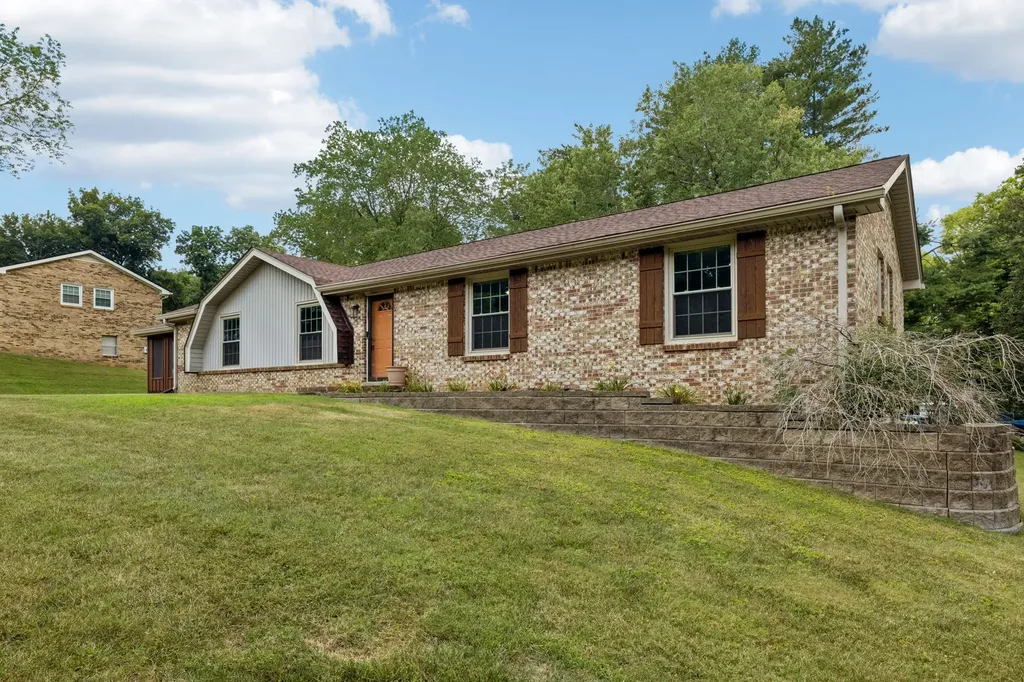 1810 Theresa Drive Clarksville TN 37043