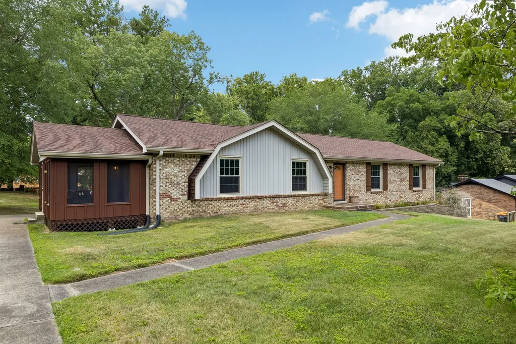 1810 Theresa Drive Clarksville TN 37043