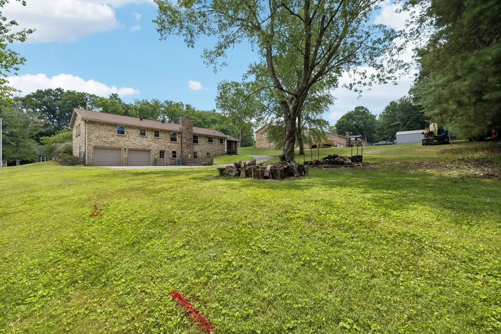 1810 Theresa Drive Clarksville TN 37043