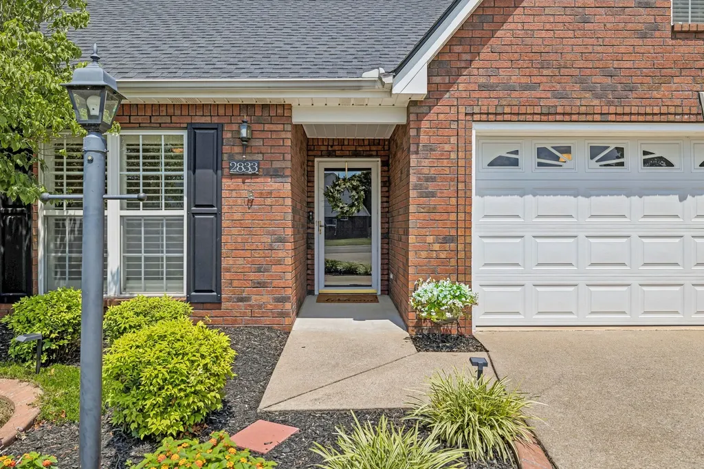 2833 Stonehedge Drive Murfreesboro TN 37128