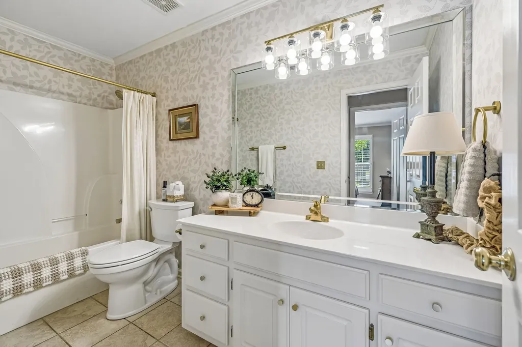 2833 Stonehedge Drive Murfreesboro TN 37128