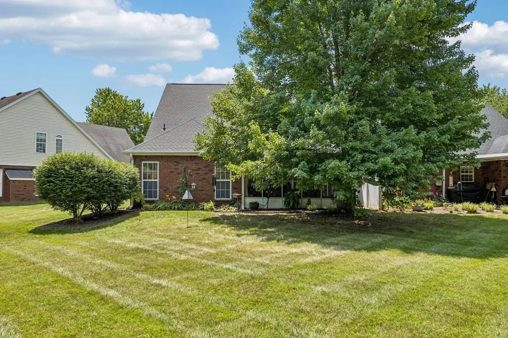 2833 Stonehedge Drive Murfreesboro TN 37128