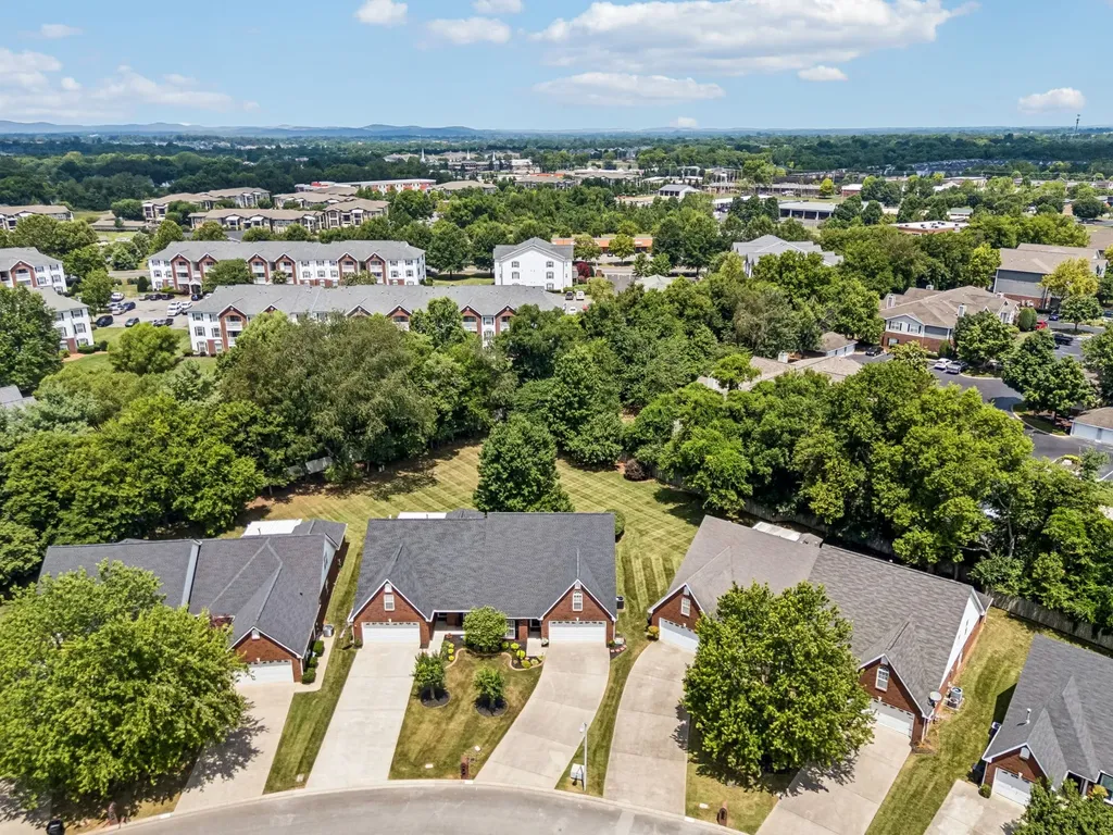 2833 Stonehedge Drive Murfreesboro TN 37128