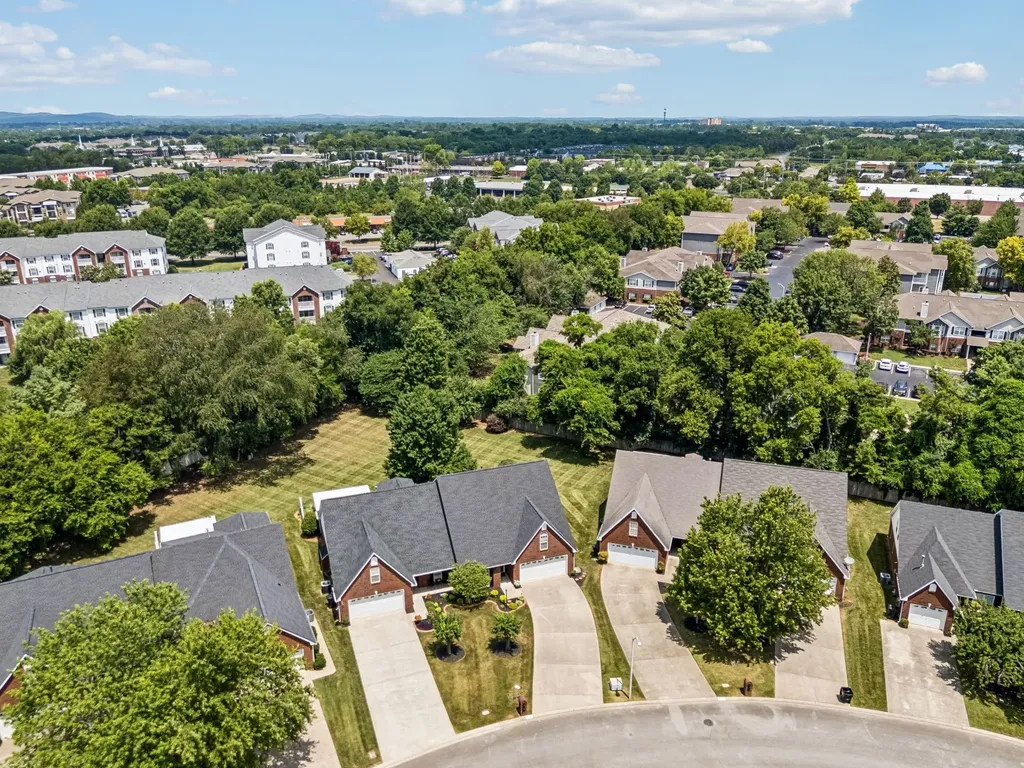 2833 Stonehedge Drive Murfreesboro TN 37128