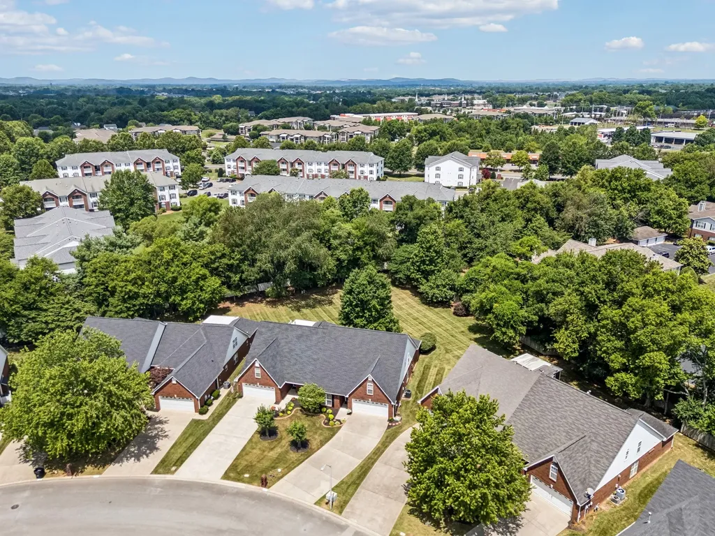2833 Stonehedge Drive Murfreesboro TN 37128
